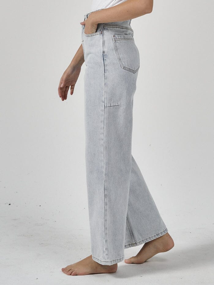 Holly High Rise Wide Jean- Faded Generation Blue