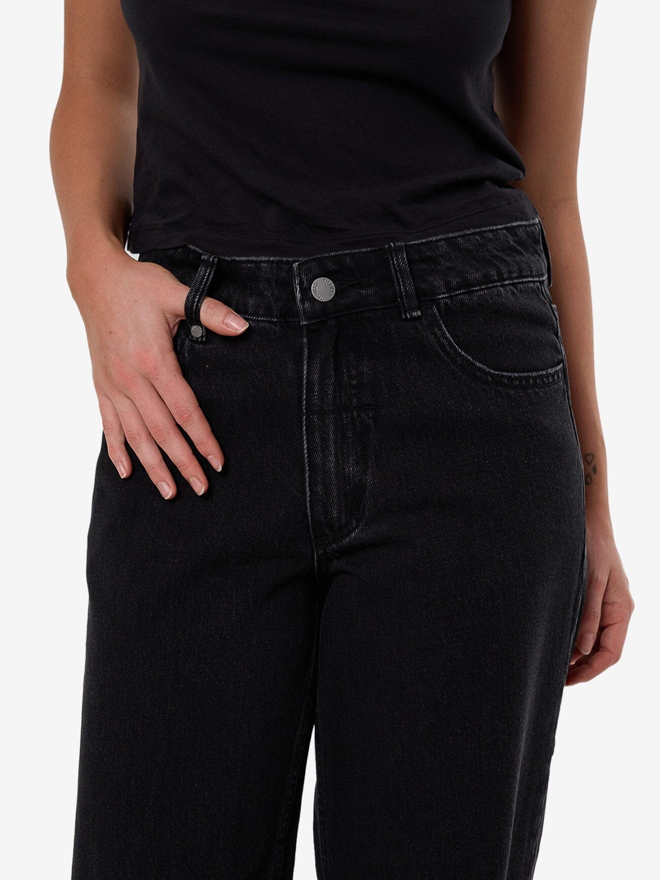 Billie Low Rise Baggy Jean - Aged Black 4