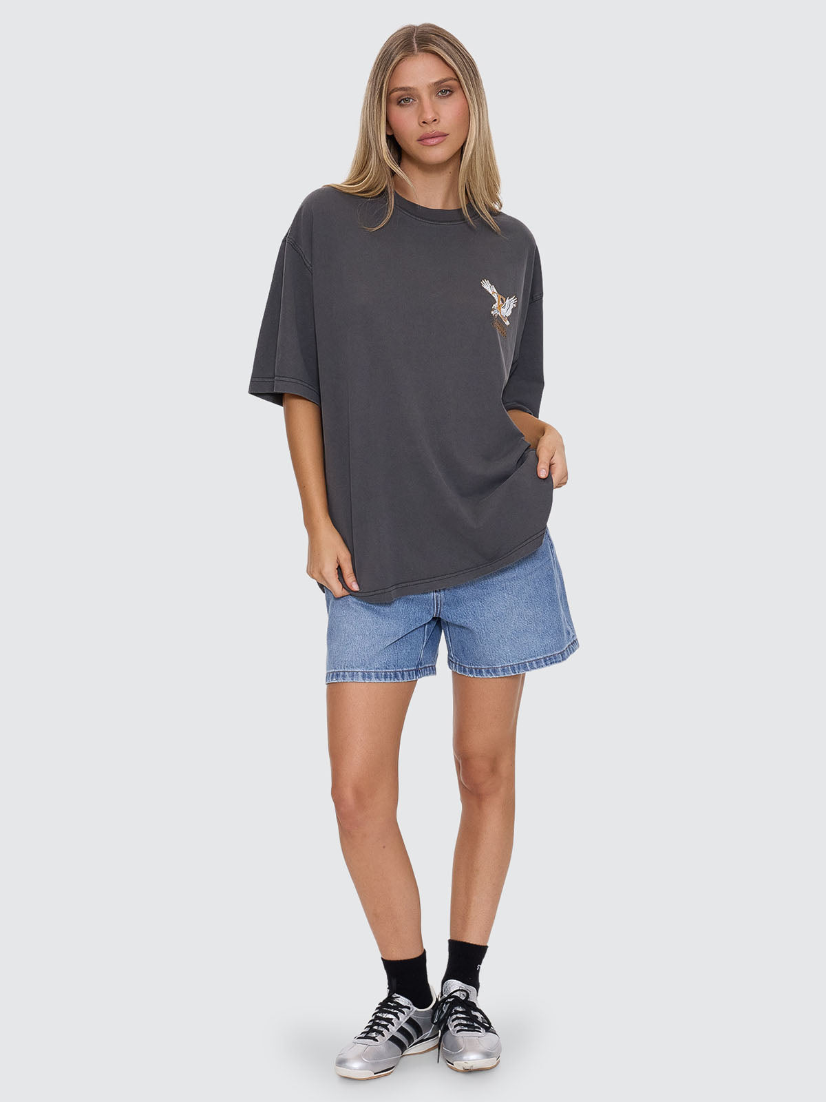 Target Eyes Oversized Tee - Merch Black