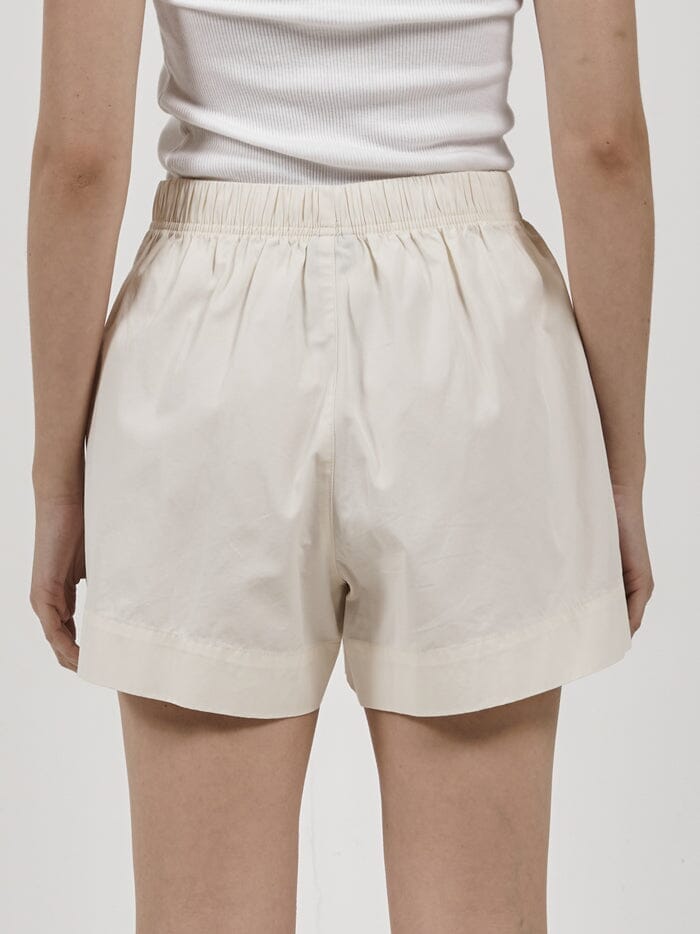 Natural Gravitation Short - Tofu