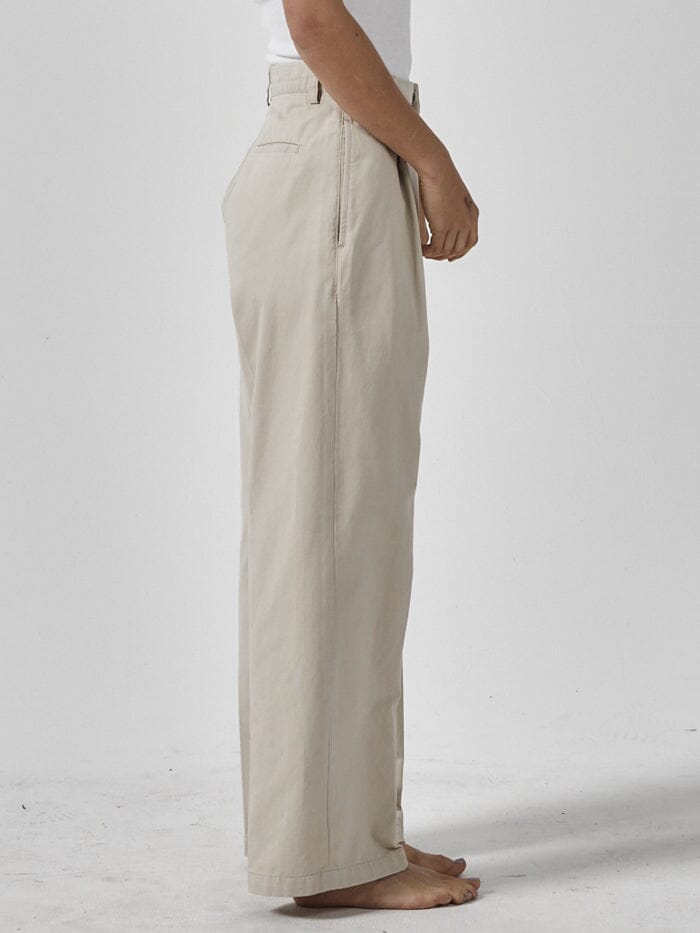 Ivy Mid Rise Pleated Pant - Parchment