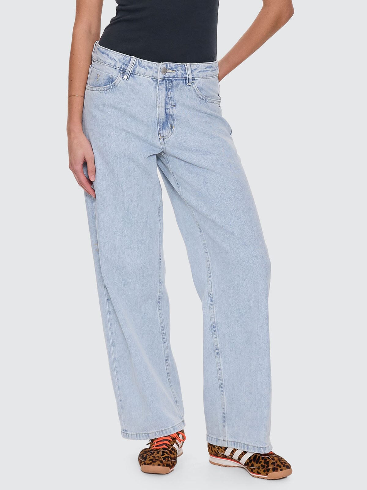 Billie Low Rise Baggy Fortune Favours Jean - Shadow Blue 4