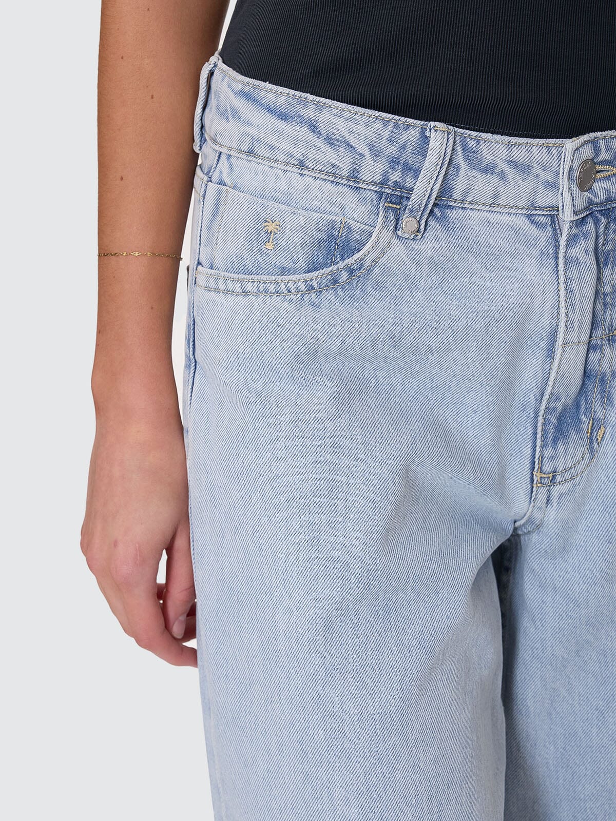 Billie Low Rise Baggy Fortune Favours Jean - Shadow Blue 4