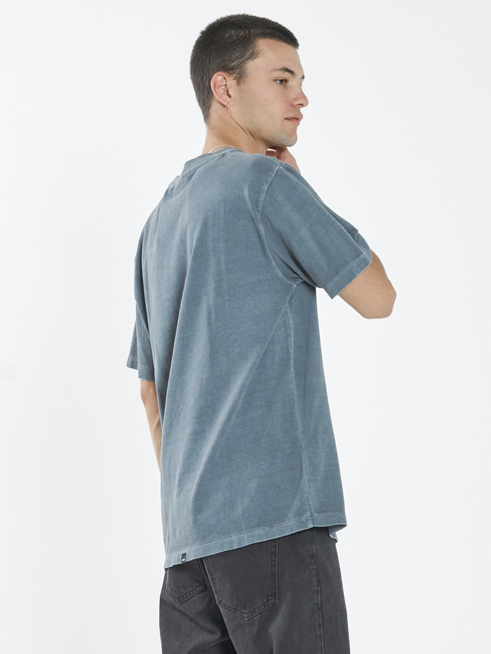 Eagle Badge Merch Fit Tee - Airforce Blue