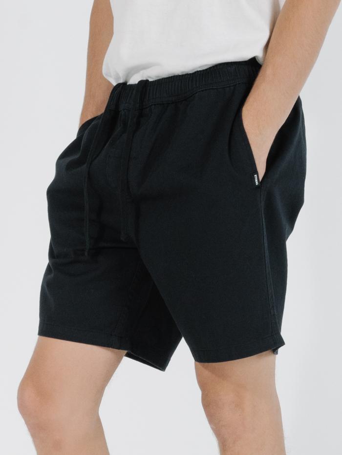 Minimal Thrills Work Volley - Black
