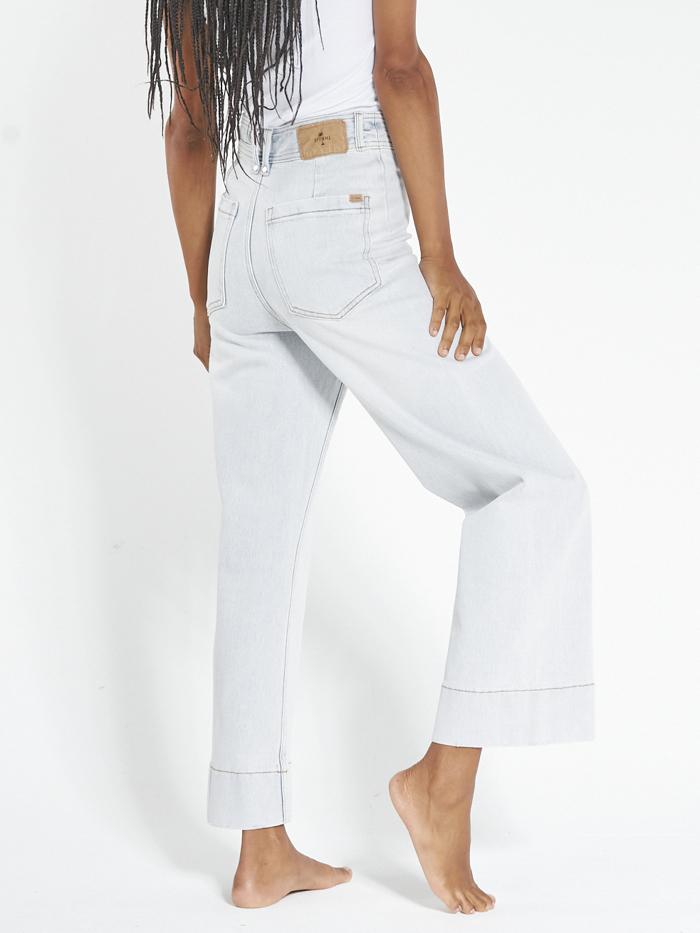 Belle Stretch Jean - Light Blue Fade