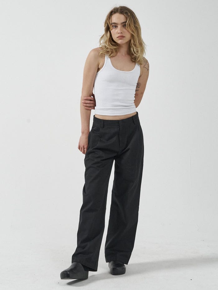 Ivy Mid Rise Pleated Pant - Black