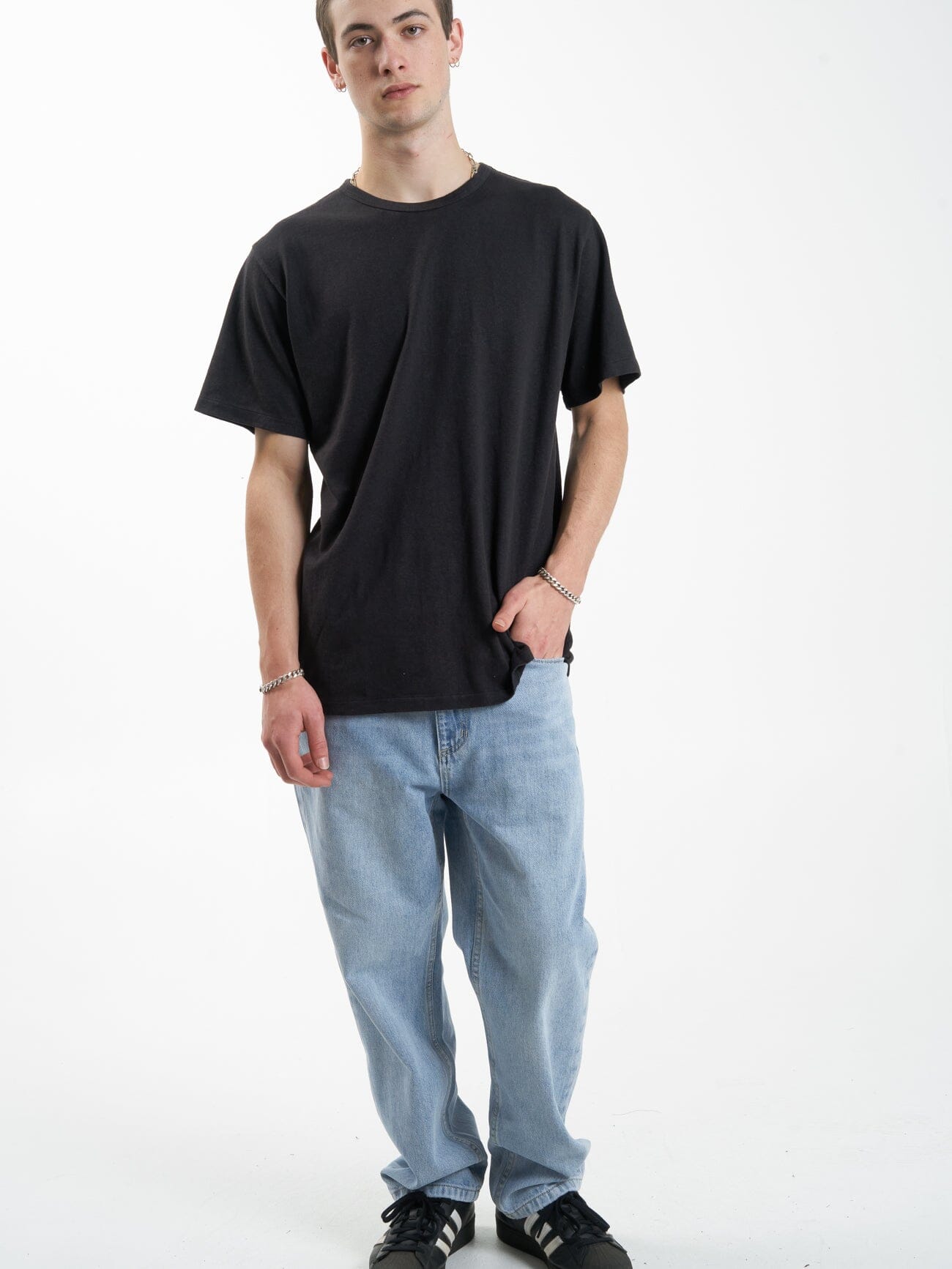 Hemp Thrills Embro Merch Fit Tee - Black