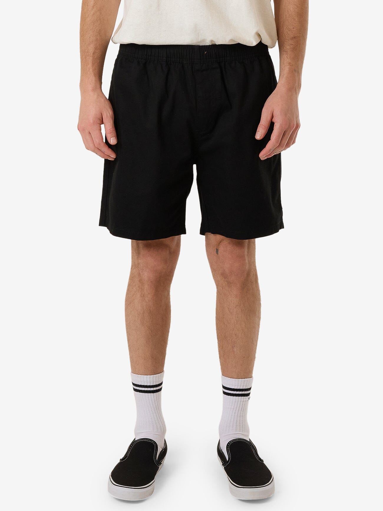 Minimal Thrills Work Volley - Black