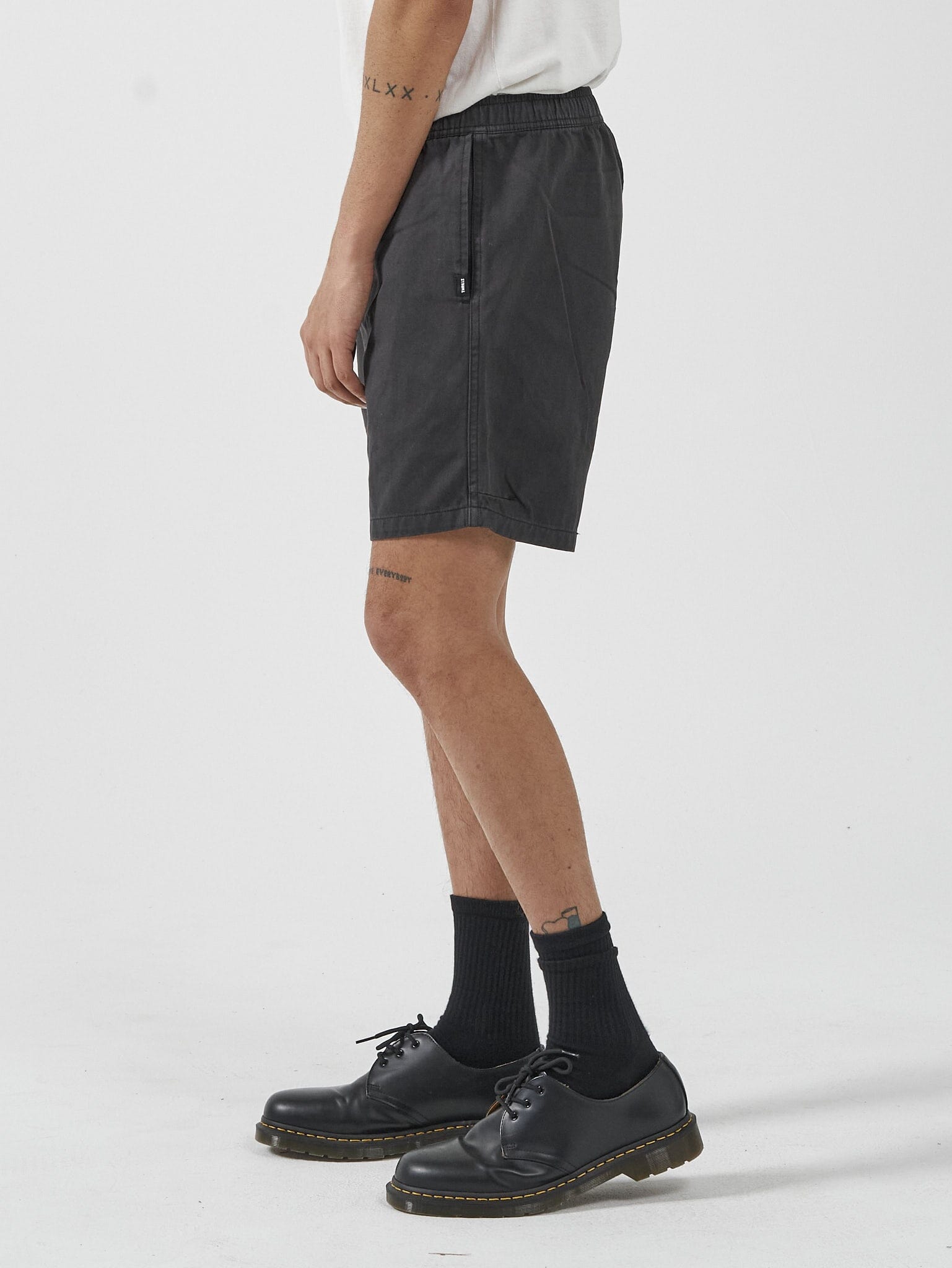 Minimal Thrills Work Volley - Washed Black