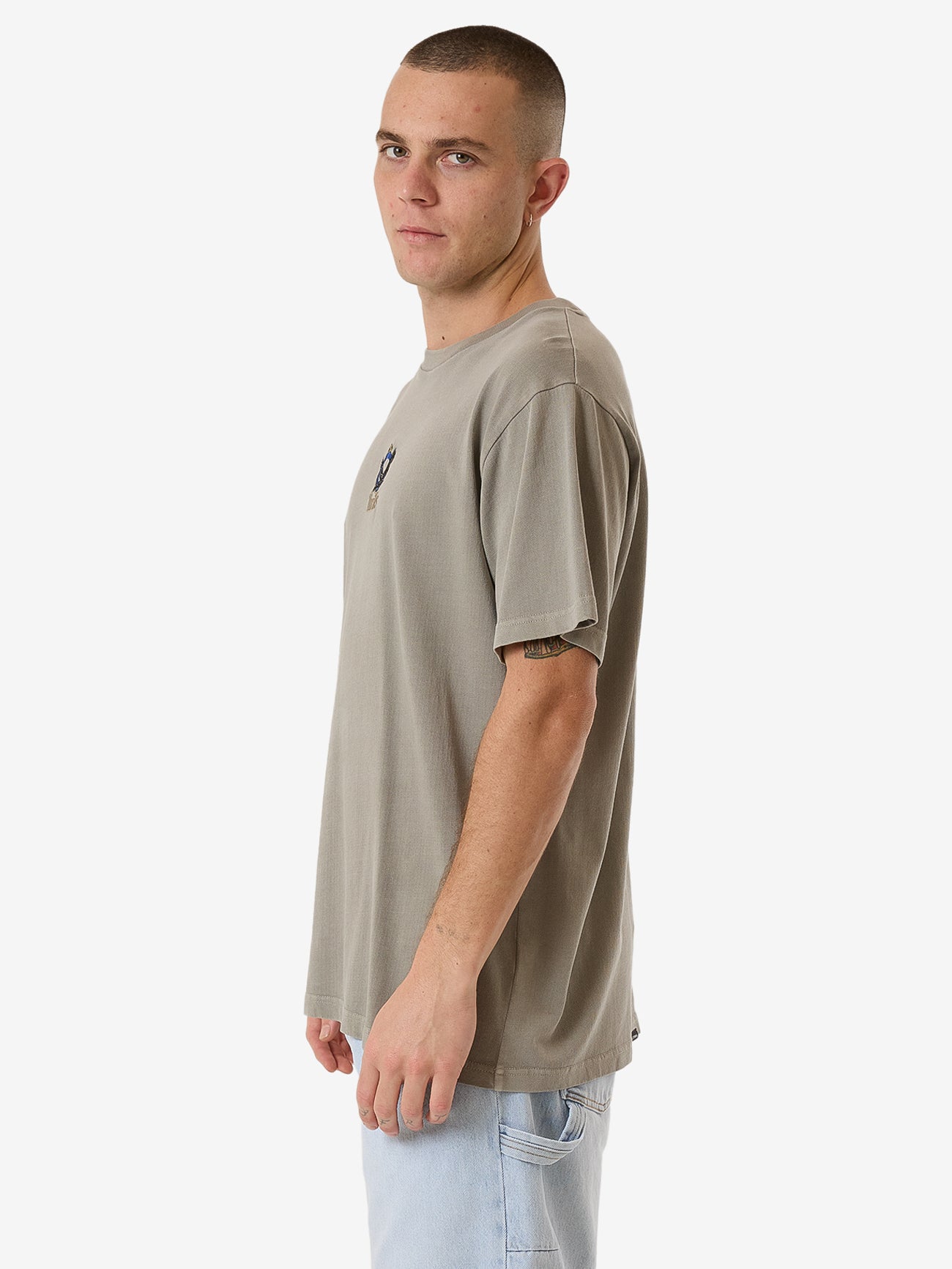 Royalty Embro Merch Fit Tee - Fog XS