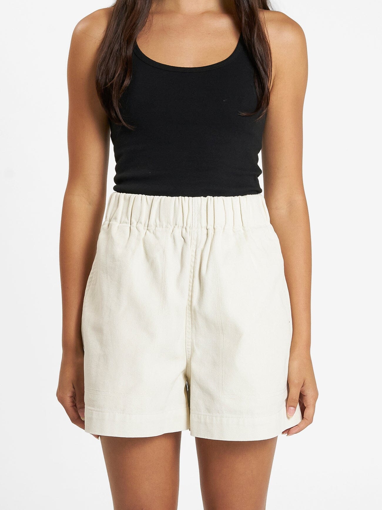 Ease Short - Heritage White