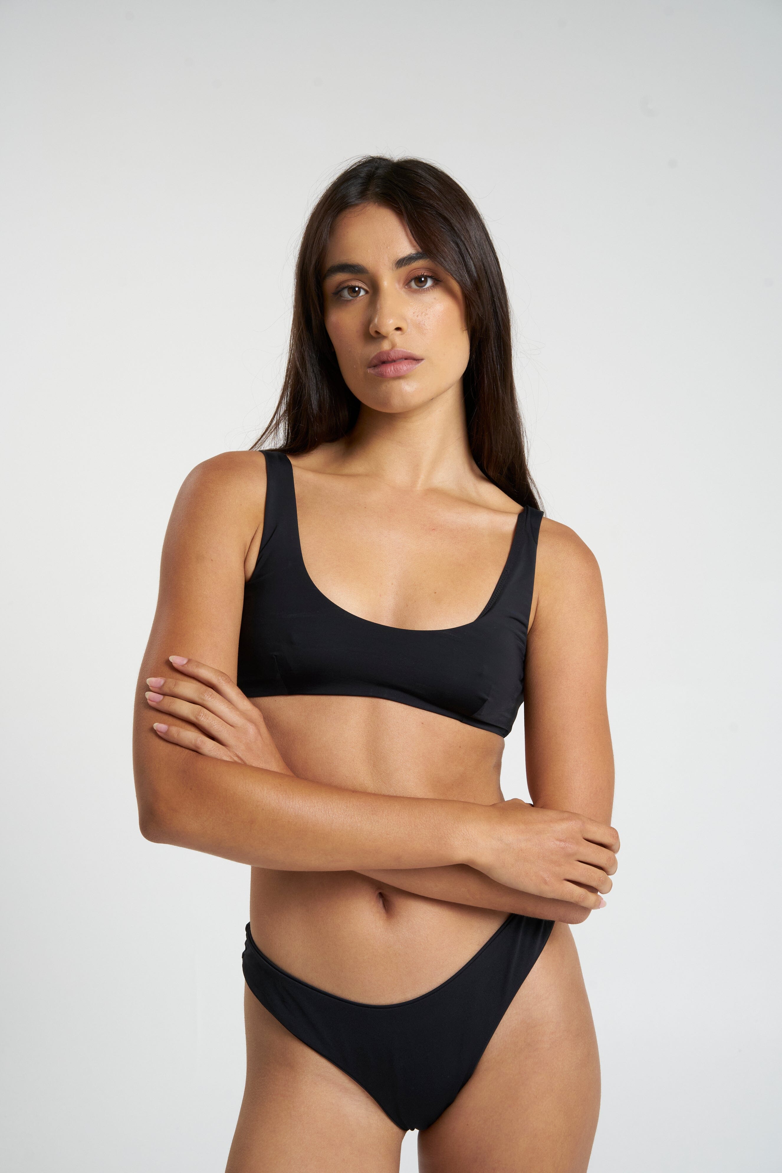 Thrills Scoop Crop Top - Black