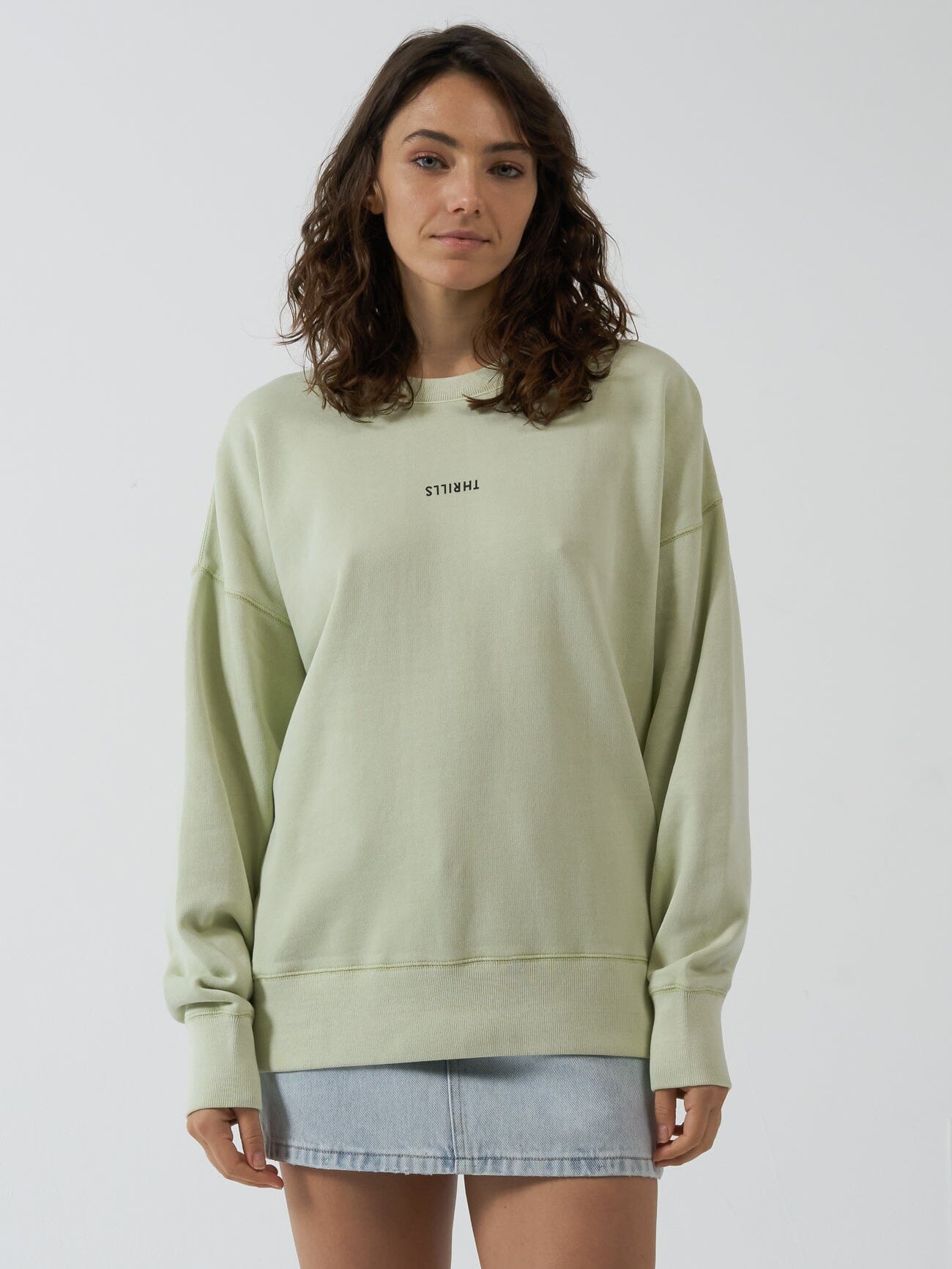 Minimal Thrills Slouch Crew - Pistachio