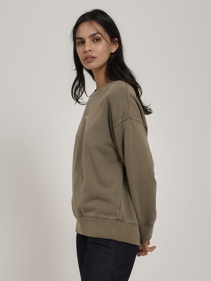 Minimal Thrills Slouch Crew - Dune