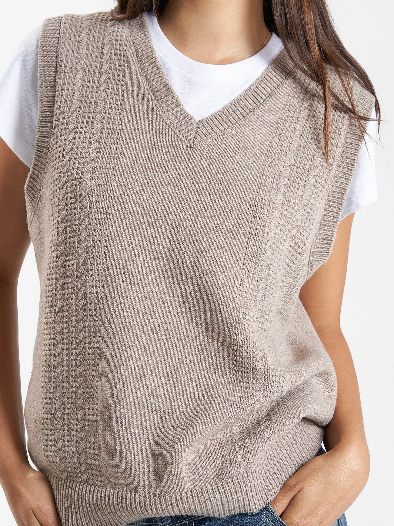 Imperial Jacquard Knit Vest - Sand 4