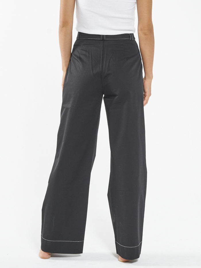 Artist Contrast Pleated Chino Pant - Black